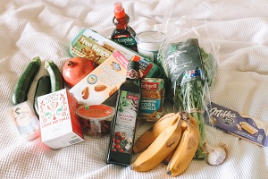 minalist grocery decluttering tips - stick to it